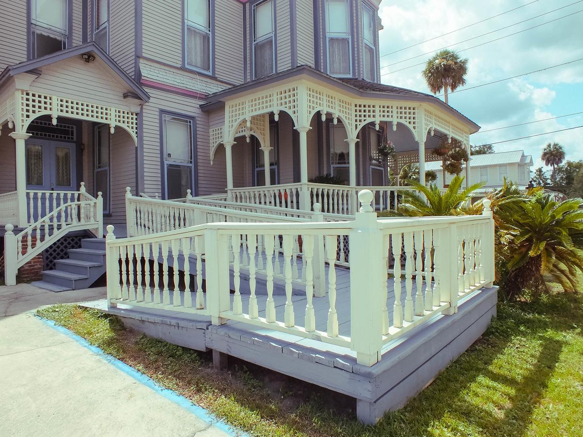 Grand Gables Inn Palatka Exterior photo